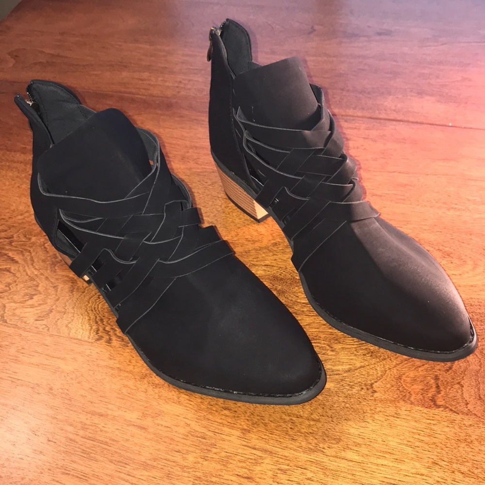 Black faux leather cross cross booties